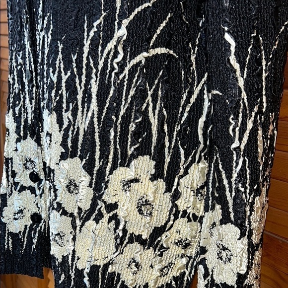 NWT Reversible Black Floral Crush Cardigan Size L/XL From The Seton Shop - Picture 3 of 12